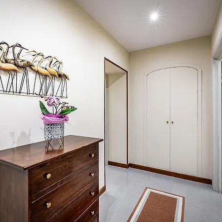 Three Via Roma Apartment Florenz