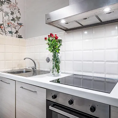 Three Via Roma Apartment *