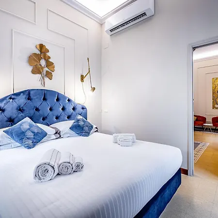 Three Via Roma * Florenz