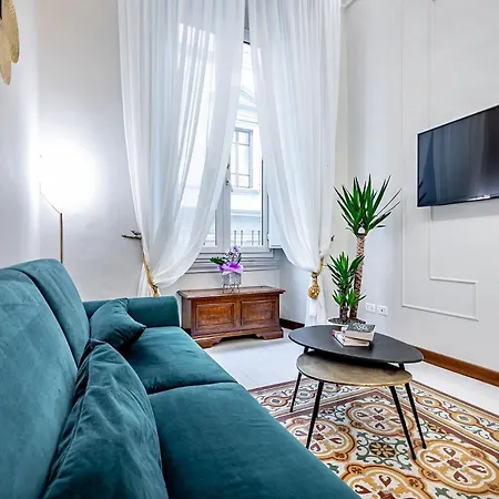 Three Via Roma Florenz