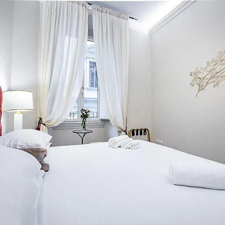 Three Via Roma Apartment Florenz