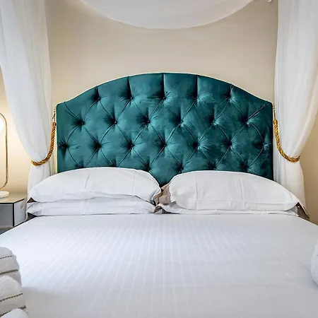 Apartment Three Via Roma Florenz