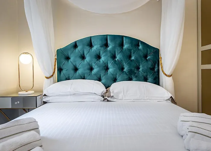 Apartment Three Via Roma Florence