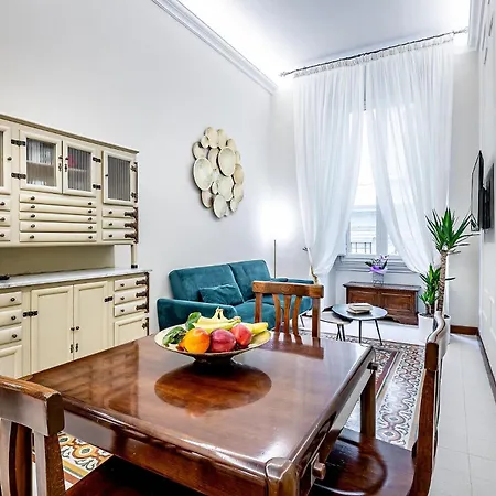 Appartamento Three Via Roma Firenze