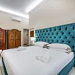 Three Via Roma Apartment *