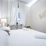 Three Via Roma Apartment Florence