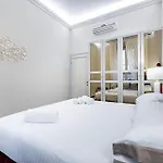 Three Via Roma Apartment Florence